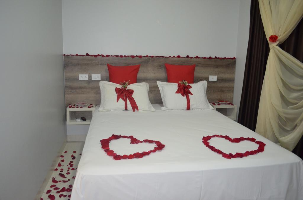 Hotel Palace Avenida Caiaponia Luaran gambar